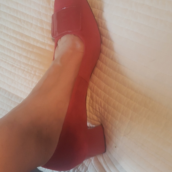Red pumps - Picture 5 of 8